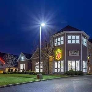 *** Hotel Super 8 By Wyndham Canadá